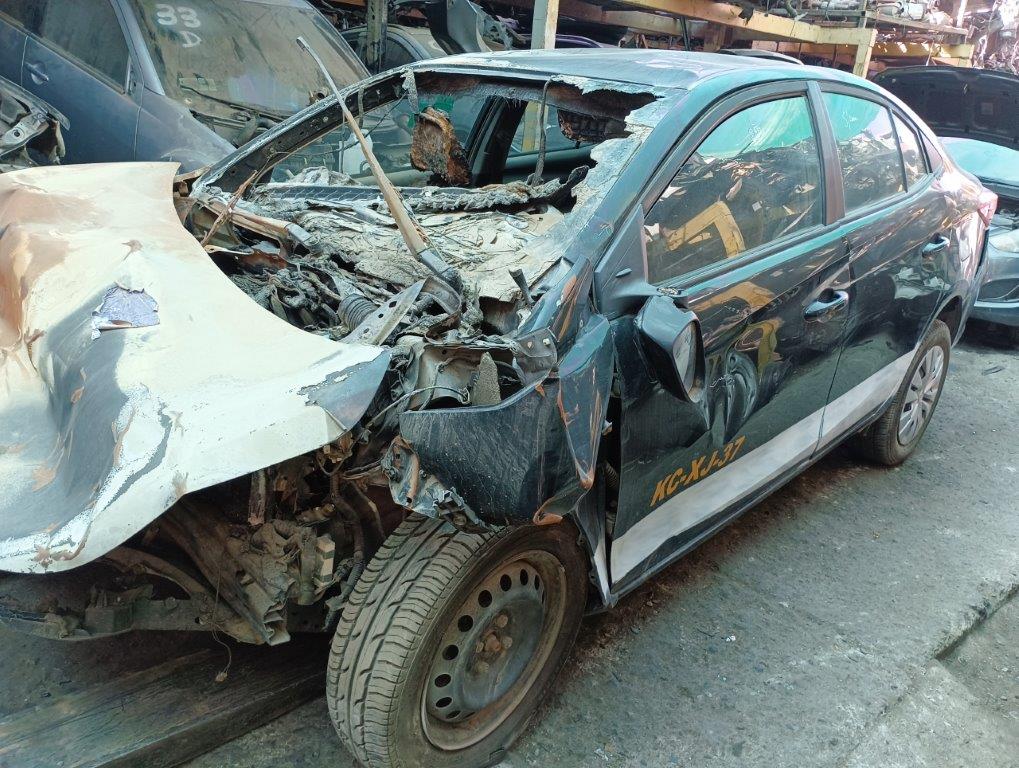  Toyota YARIS  USADO